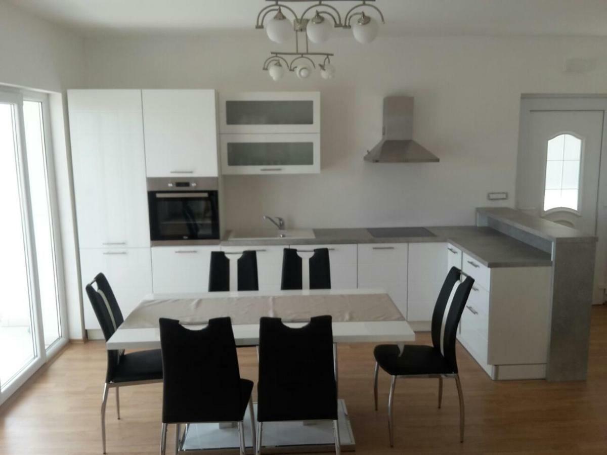 Apartman Mira- Omiš Esterno foto