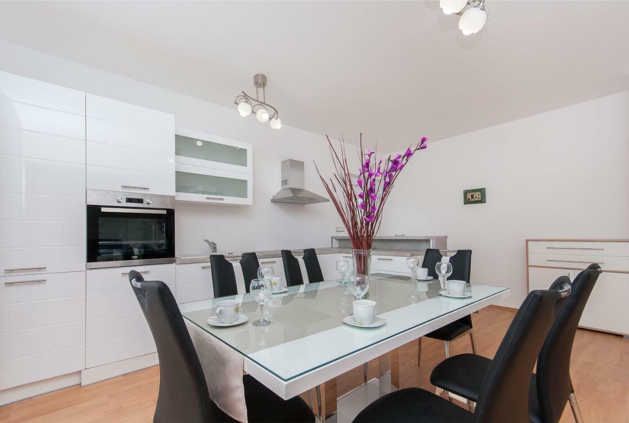Apartman Mira- Omiš Esterno foto