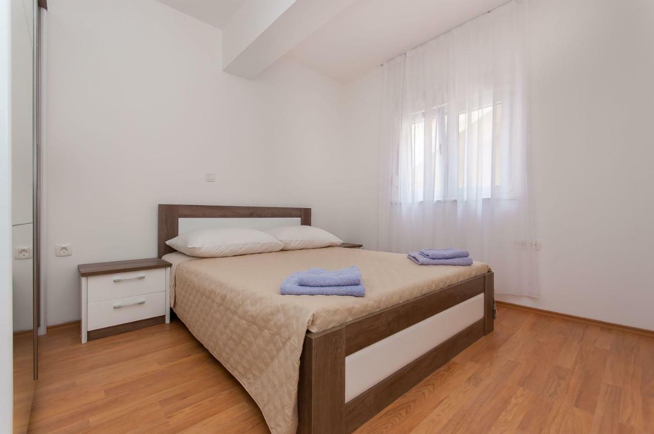 Apartman Mira- Omiš Esterno foto