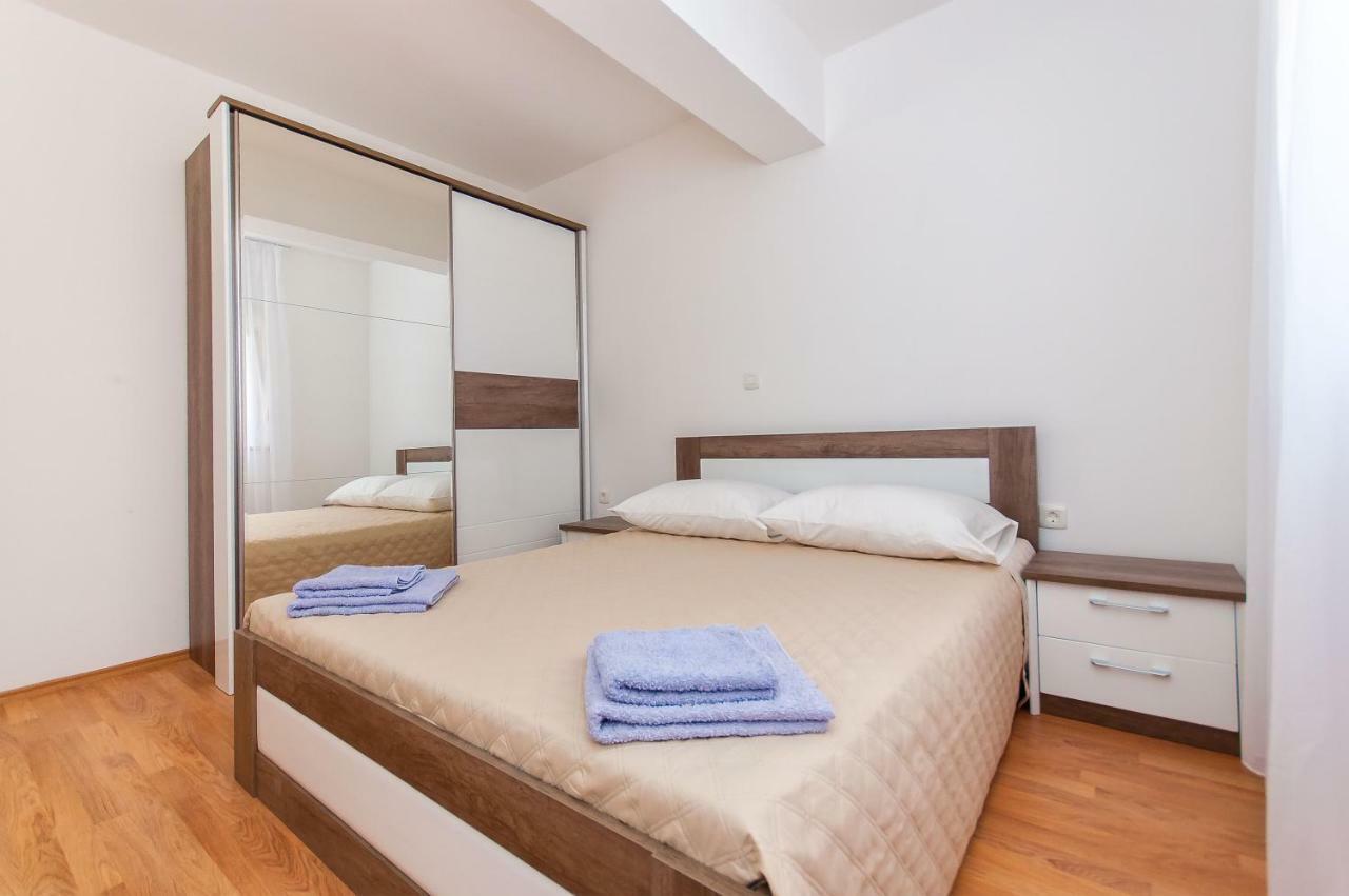Apartman Mira- Omiš Esterno foto